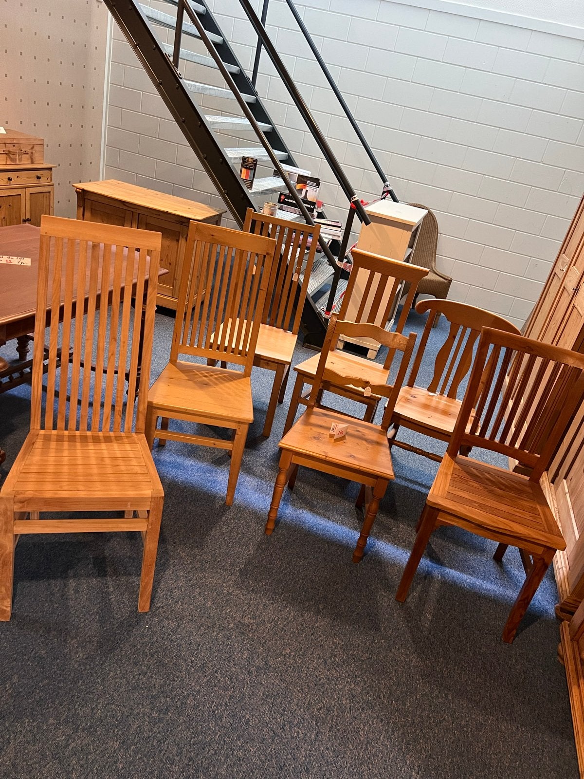 7 Nieuwe Houten Stoelen - Ideaal voor Eetkamer/Keuken, Huis en Inrichting, Stoelen, Ophalen, Bruin, Nieuw, Vijf, Zes of meer stoelen