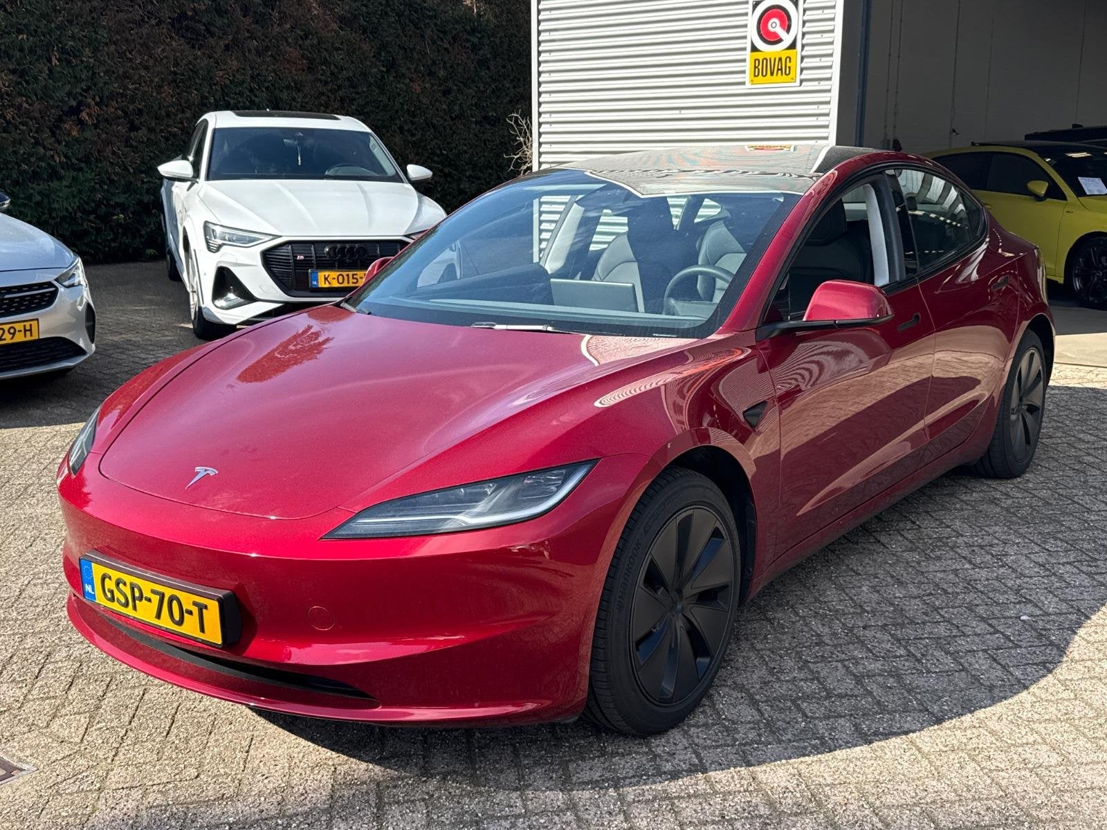 Tesla Model 3 RWD 60 kWh let op rechter achter schade.