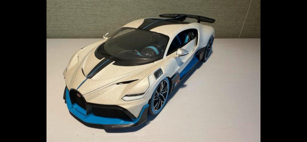 Bugatti Divo, Ophalen of Verzenden, Zo goed als nieuw, Bburago