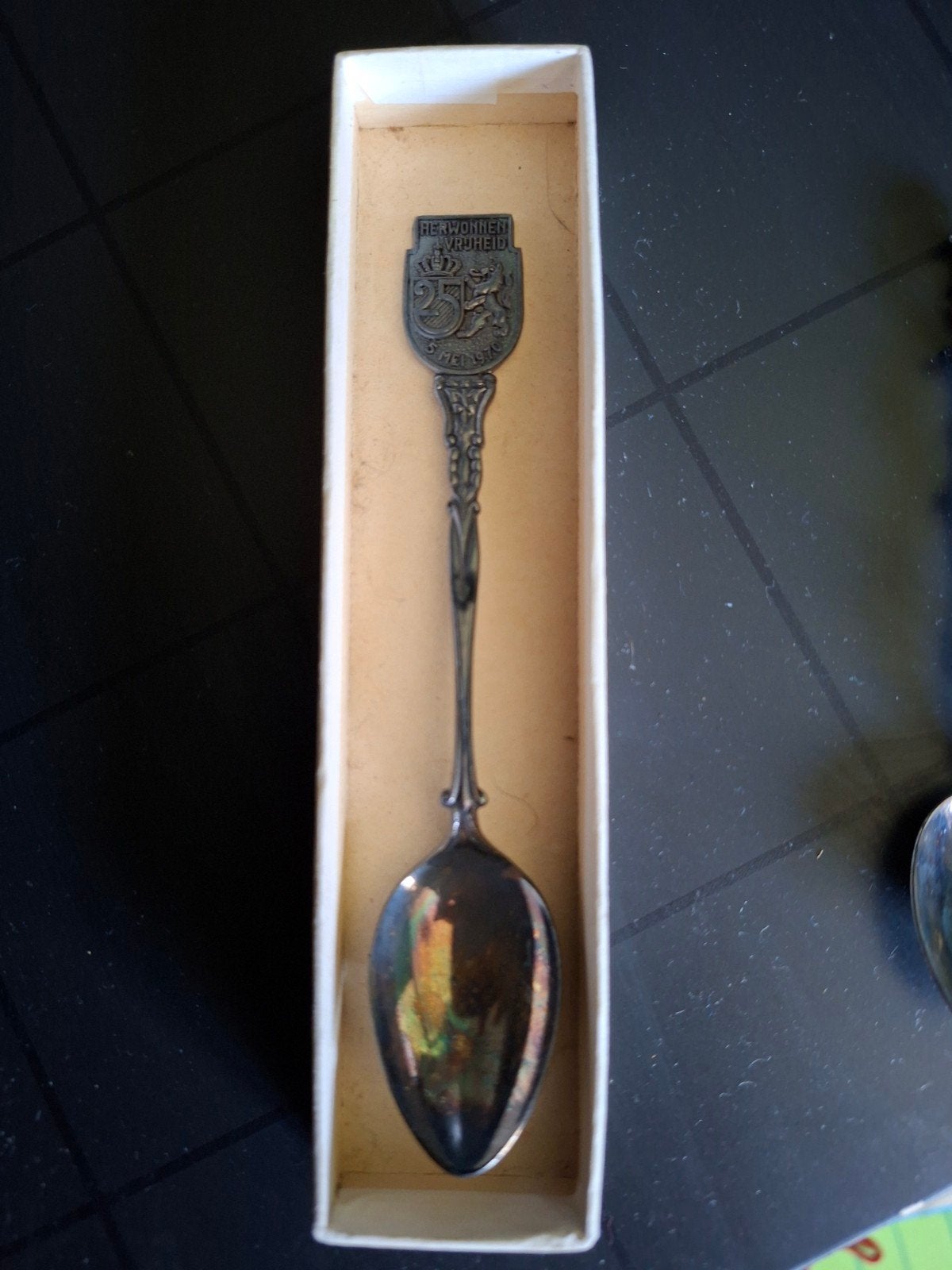 Herdenkingslepel "Herwonnen Vrijheid" 1945-1970, Ophalen