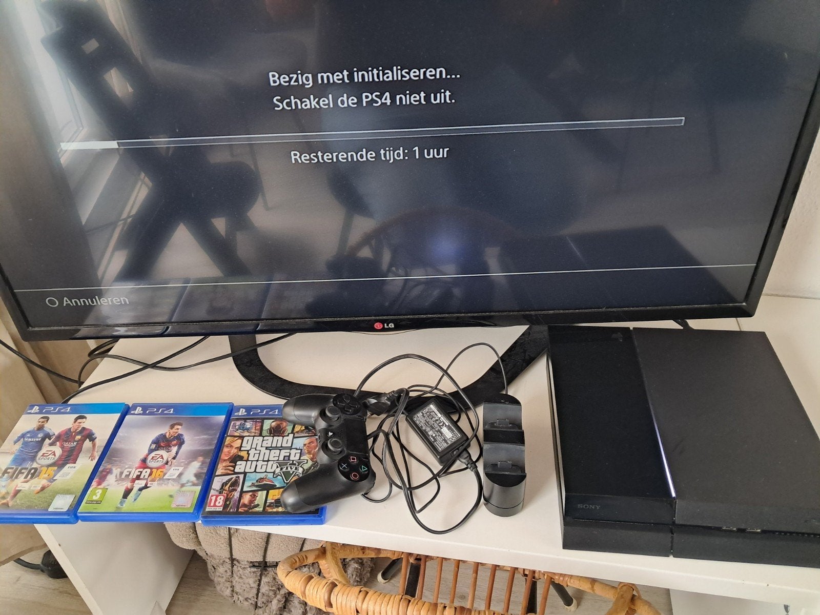 Ps4 met kabels en oplaadstation, 1 speler, Ophalen, Vanaf 3 jaar