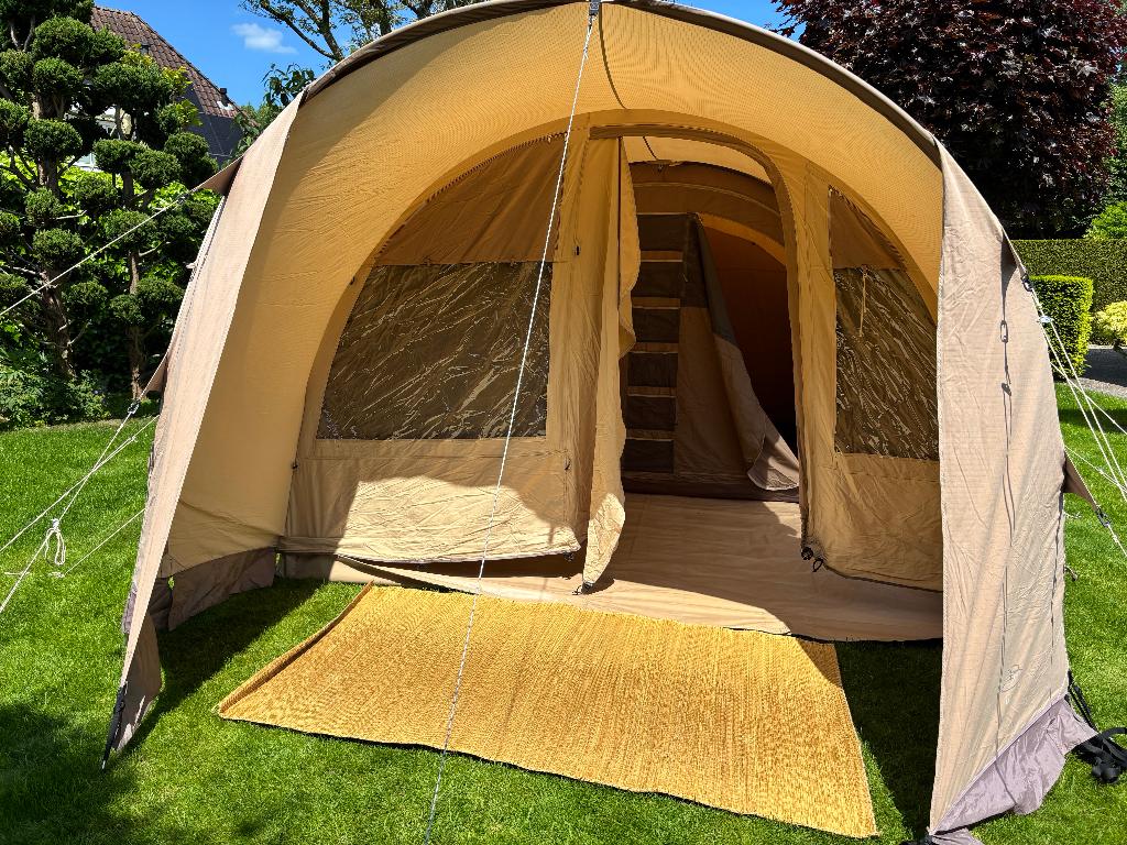 4 pers. tent Mazari tunneltent 2.10 m. hoogte met luifel, Caravans en Kamperen, Tenten, Ophalen, Gebruikt, Tot en met 4