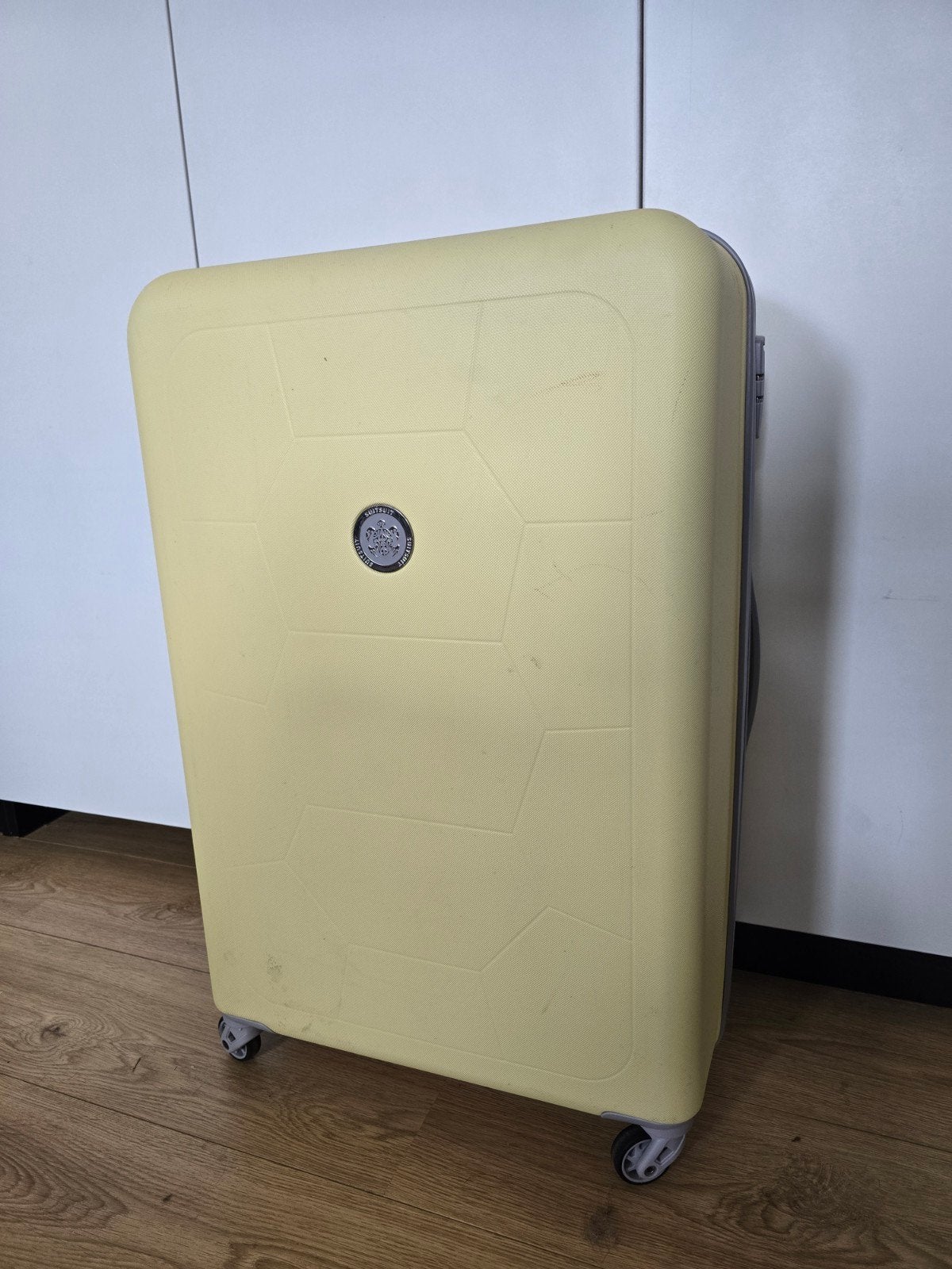 Gele Suitsuit koffer 30x47x75 cm, Ophalen, Wieltjes, Gebruikt, Hard kunststof