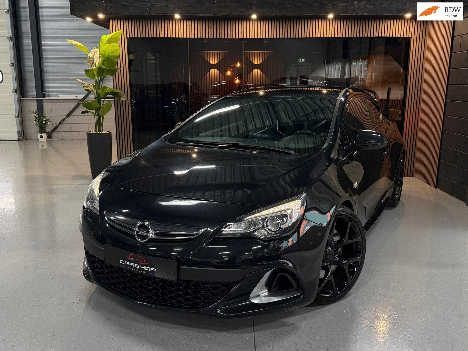 Opel Astra GTC 2.0 Turbo OPC 280PK DOWNPIPE/H&R/SCHAALSTLN, Auto's, Opel, 1998 cc, Gebruikt, Zwart, 4 cilinders
