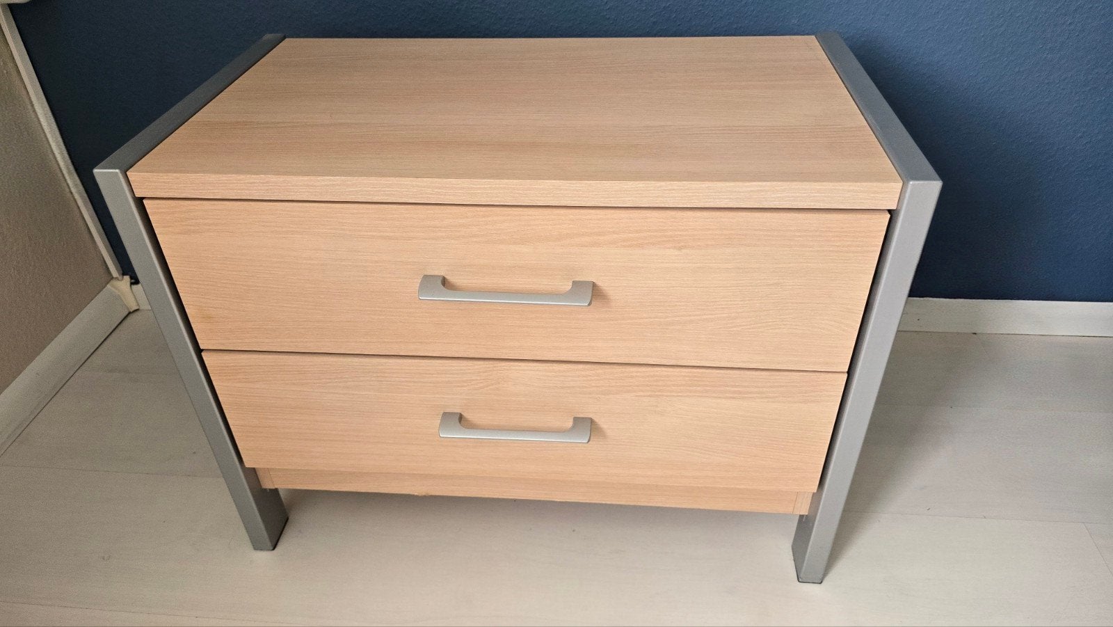 Set van 2 nachtkastjes met 2 laden - Zo goed als nieuw, Huis en Inrichting, Kasten | Ladekasten, 1 of 2 laden, 50 tot 100 cm, Zo goed als nieuw