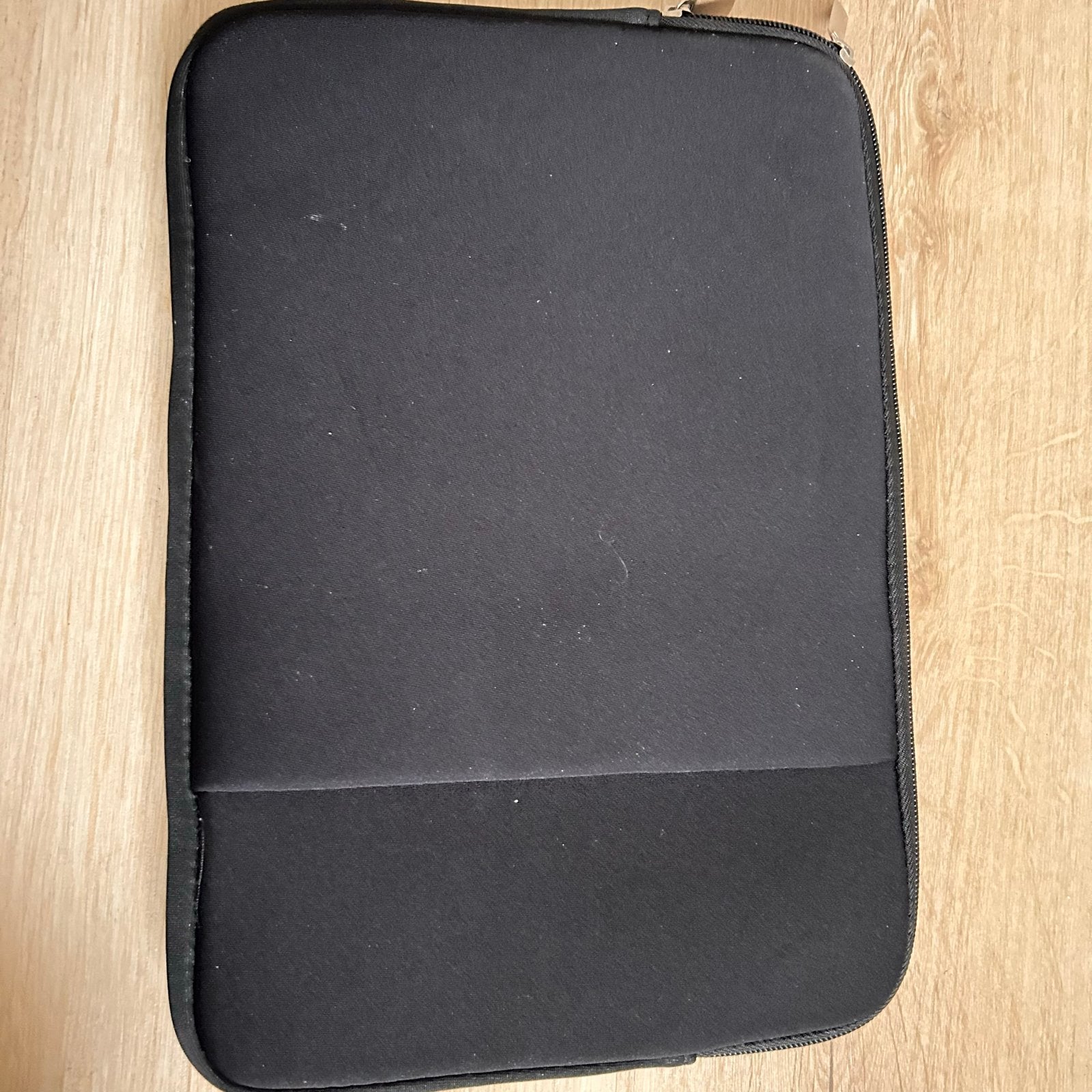 Zwarte Laptophoes 15 inch - Beschermend en Stijlvol, Computers en Software, Ophalen of Verzenden, 15 inch, Zo goed als nieuw