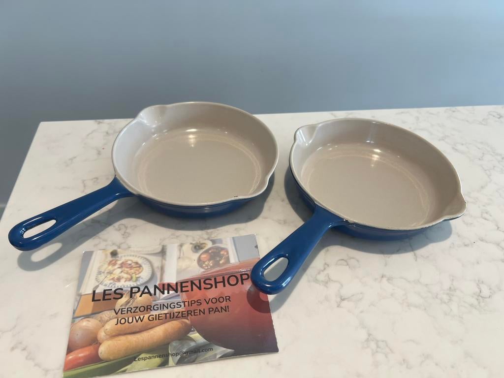 Setje van 2 vintage Le Creuset Skillet 16 cm Harmonic Bleu, Huis en Inrichting, Gebruikt, Gietijzer, Ophalen of Verzenden, Keramische plaat