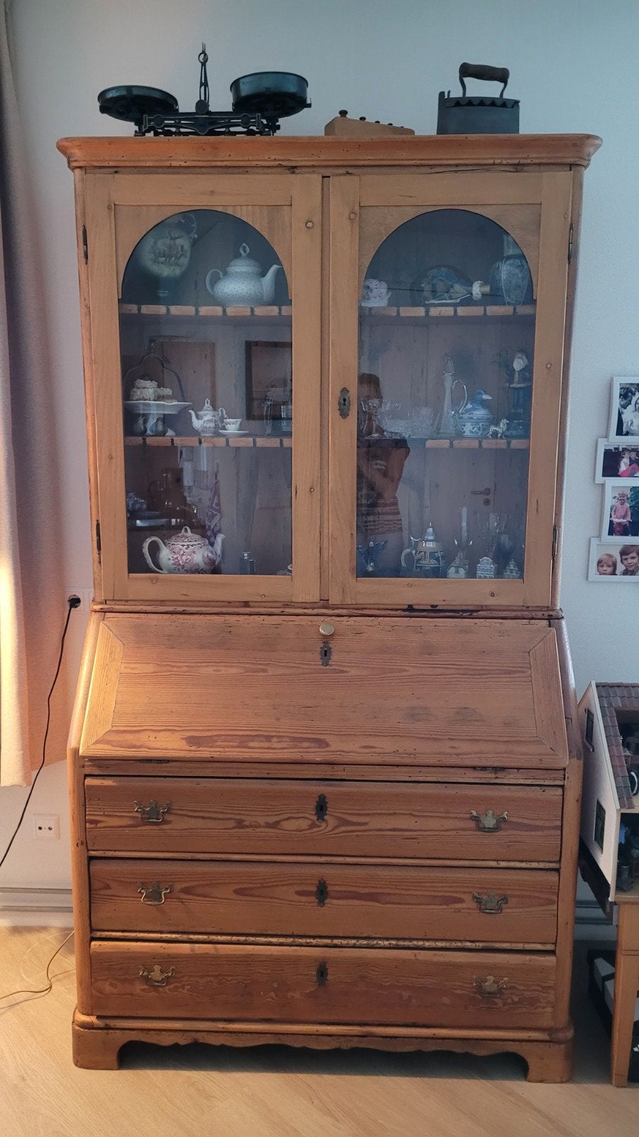 Antiek grenen secretaire met vitrinekast. bdh: 1200 x 530, Ophalen