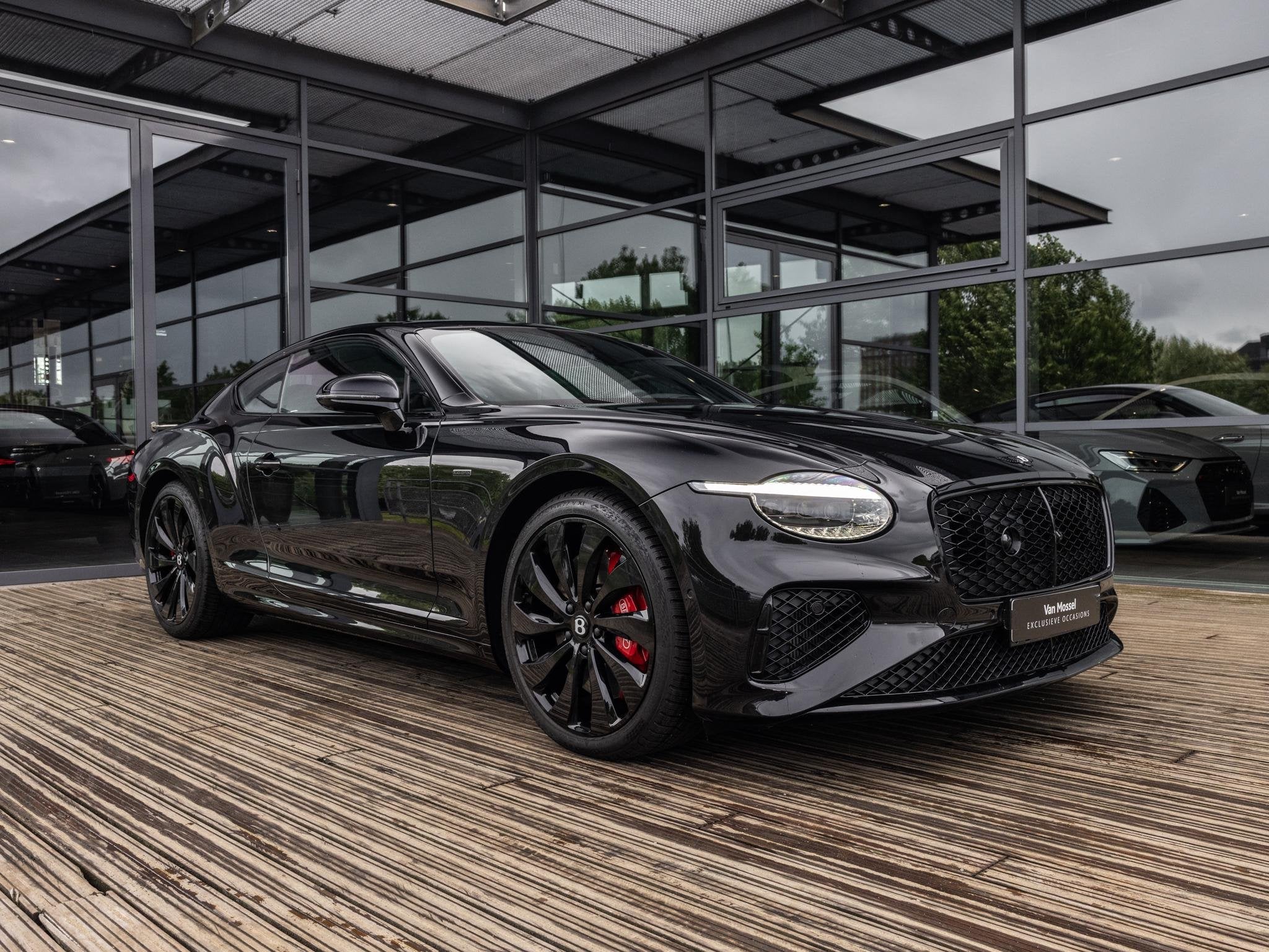 Bentley Continental GT 4.0 V8 Hybrid Black Edition | PANORAM, Auto's, Bentley, 12 maanden, Stof, Gebruikt, 2434 kg