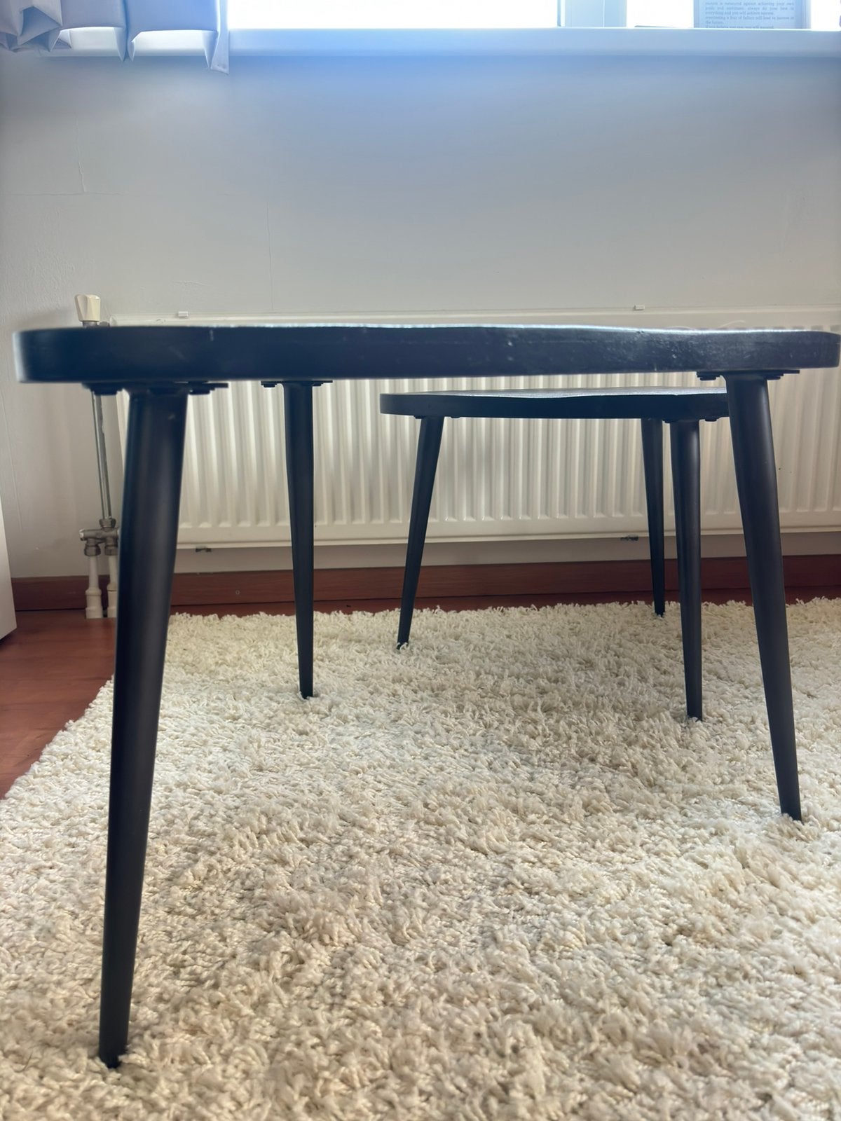 Set van 2 zwarte bijzettafels, driehoekig, Huis en Inrichting, Tafels | Salontafels, Ophalen, Gebruikt, 50 tot 100 cm, Overige vormen