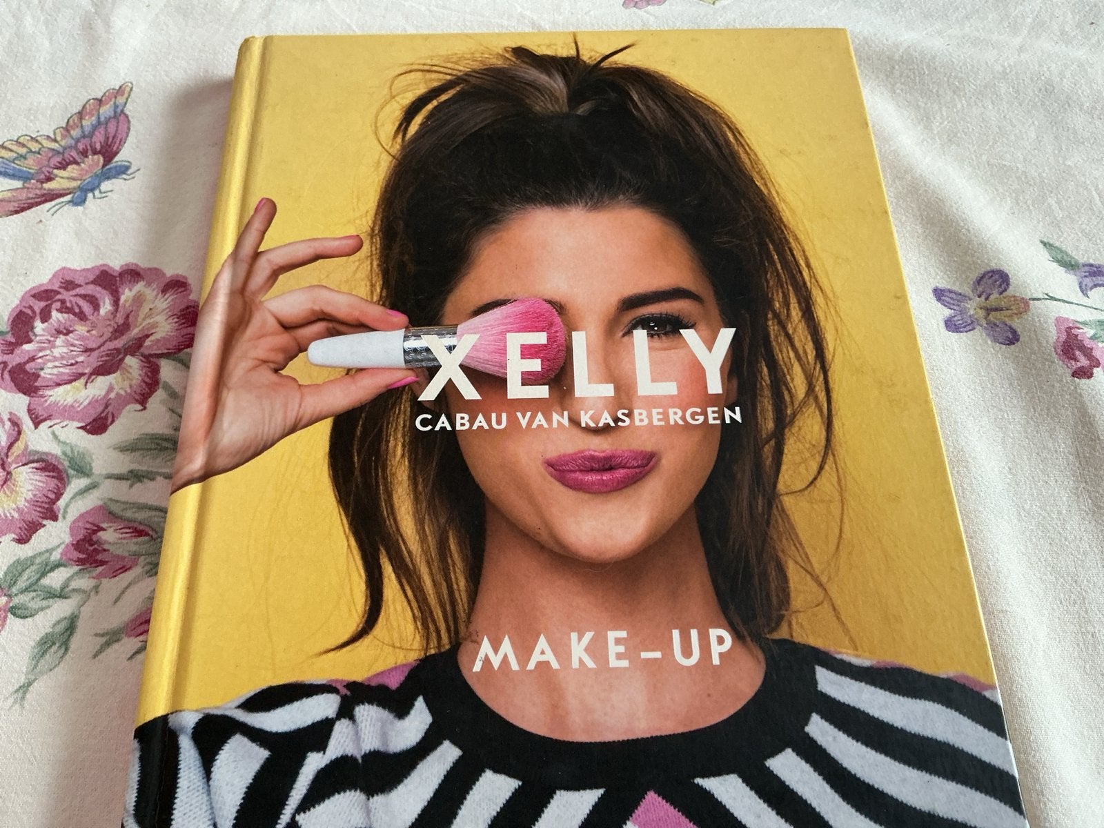 Xelly Cabau van Kasbergen Make-up Boek, Ophalen of Verzenden, Zo goed als nieuw, Overige typen