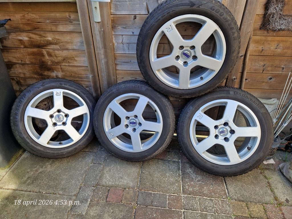 Volvo R-velgen met winterbanden 205/55R16, Auto-onderdelen, Ophalen of Verzenden