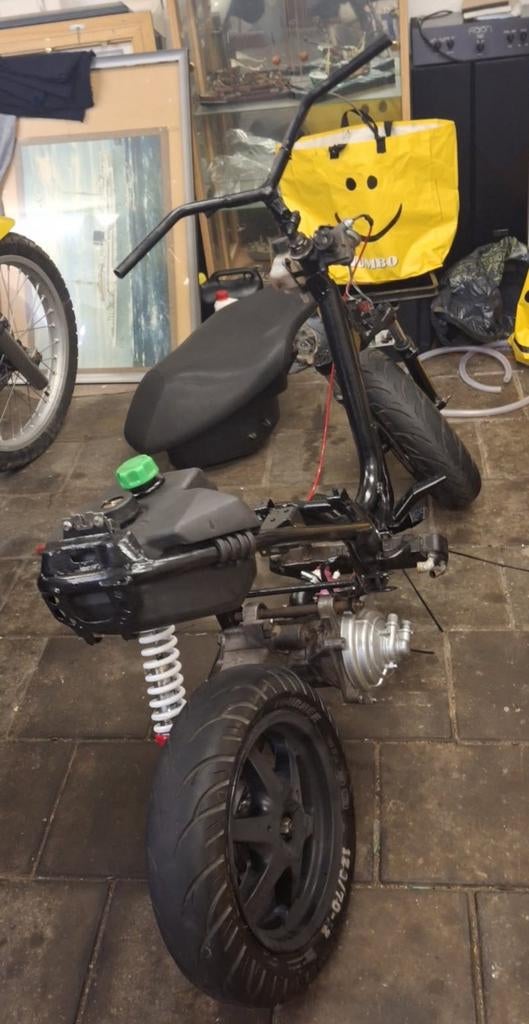 Yamaha jog rr frame, Fietsen en Brommers, Scooters | Yamaha, Ophalen, Tweetakt, JogR of RR