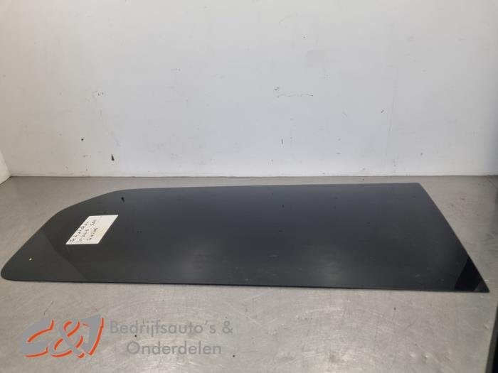 Ruit Laaddeur zijkant van een Opel Vivaro, Gebruikt, -, -, Opel