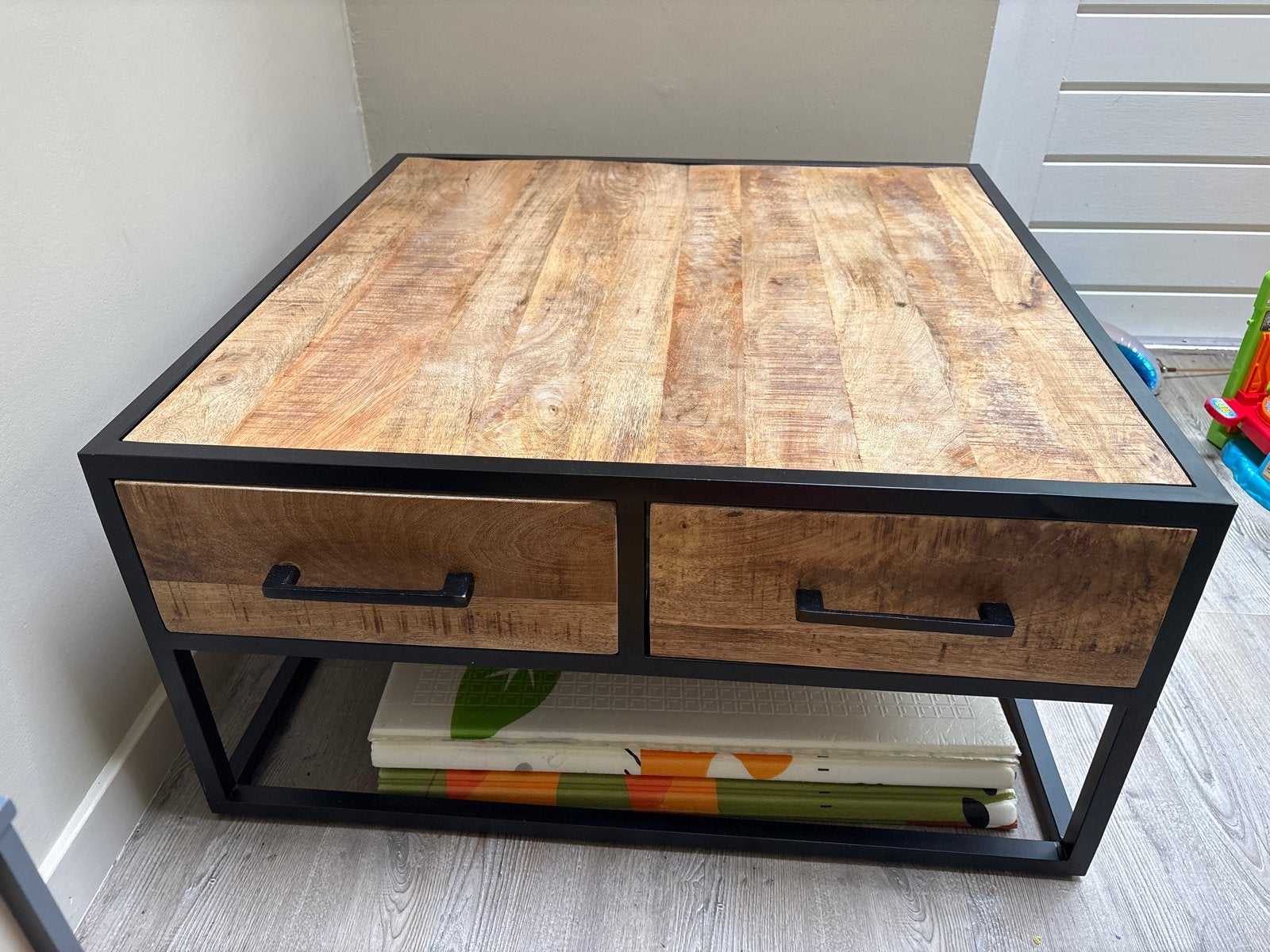 Salontafel mangohout met 4 lades - Zo goed als nieuw, Ophalen, 100 tot 150 cm, Vierkant, 50 tot 100 cm
