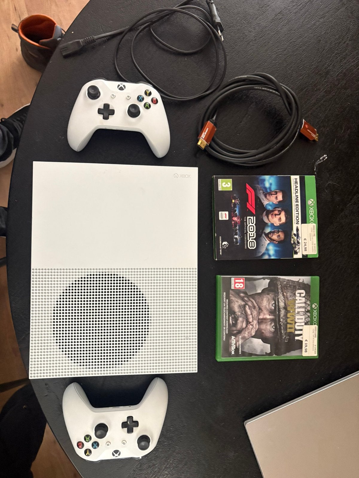 Xbox One S, 500 GB of 1 TB, Spelcomputers en Games, Spelcomputers | Xbox One, Ophalen, Met 2 controllers, Xbox One S, Zo goed als nieuw