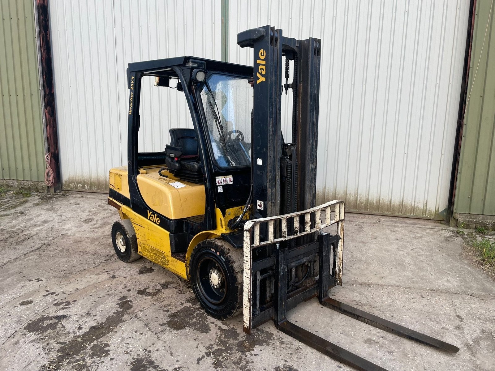 Yale 35VX Diesel Heftruck VooraadmachineInOptieVeranderbaar, Zakelijke goederen, Machines en Bouw | Heftrucks en Intern transport
