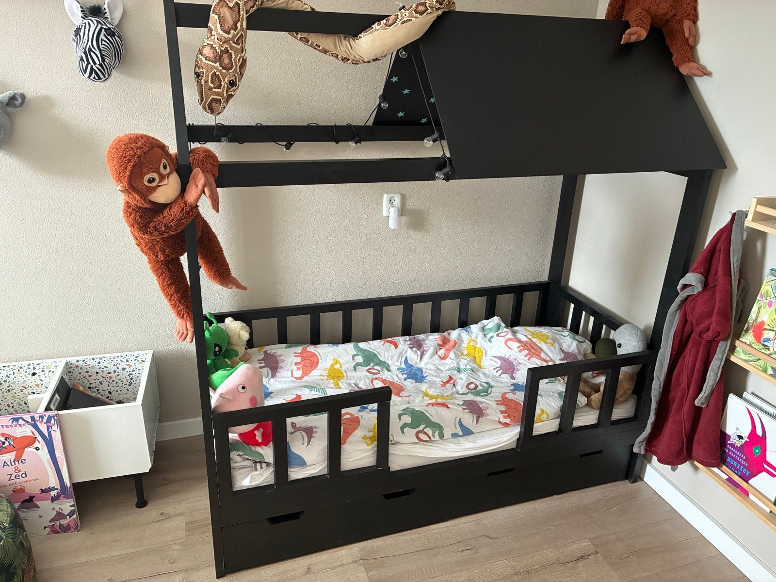 Kinderbedhuisje met dekbedden en beddengoed, Ophalen, Gebruikt, Zwart, 190 cm of minder