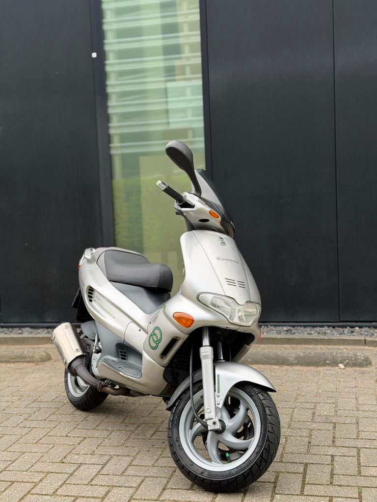 Gilera runner 172 cc DD, Fietsen en Brommers, Scooters | Piaggio, Tweetakt, Overige modellen, Ophalen of Verzenden, Zo goed als nieuw