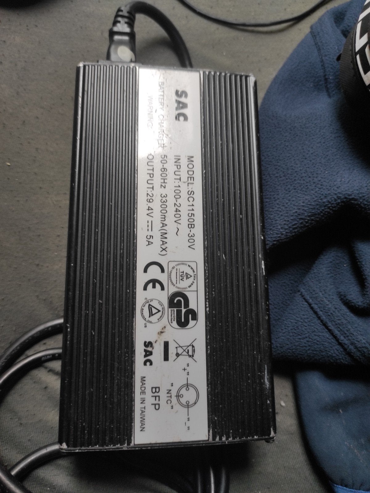 SAC SC150B-30V Acculader (29.4V 5A), Gebruikt