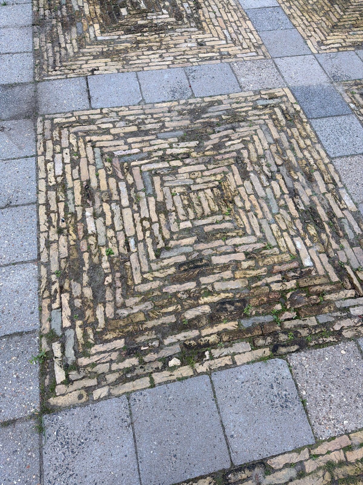 Gele Waaltjes Oude klinkers en terrastegels - Gebruikt, Tuin en Terras, Ophalen, Gebruikt, Klinkers, 10 m² of meer