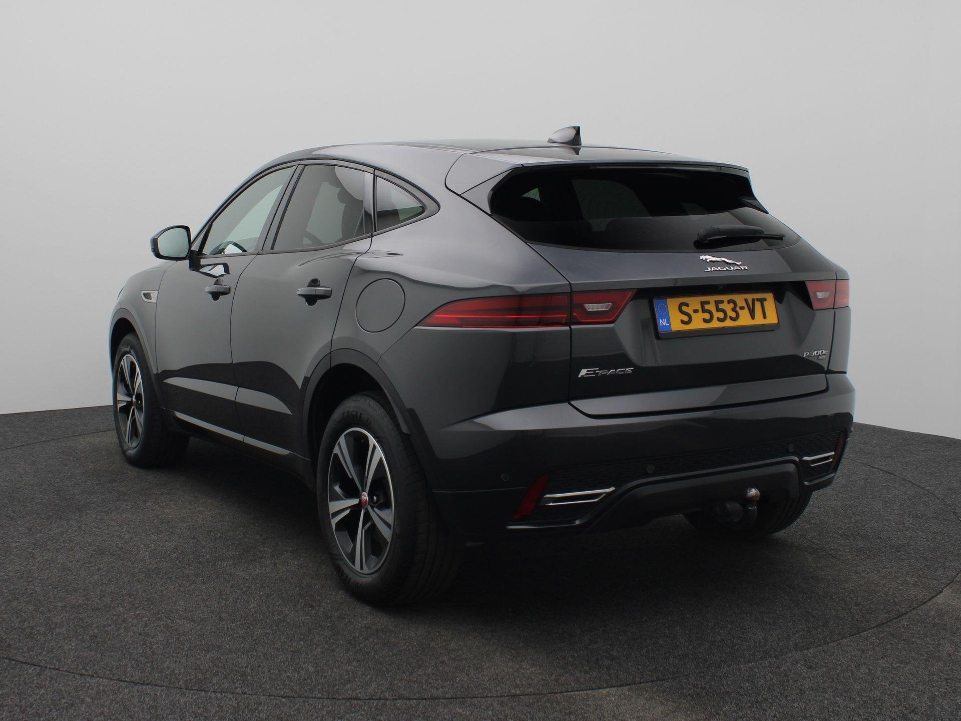 Jaguar E-PACE 1.5 P300e AWD R-Dynamic S | Trekhaak elektrisc, Auto's, Jaguar, Automaat, Euro 6, Hybride Elektrisch/Benzine, 147 €/maand