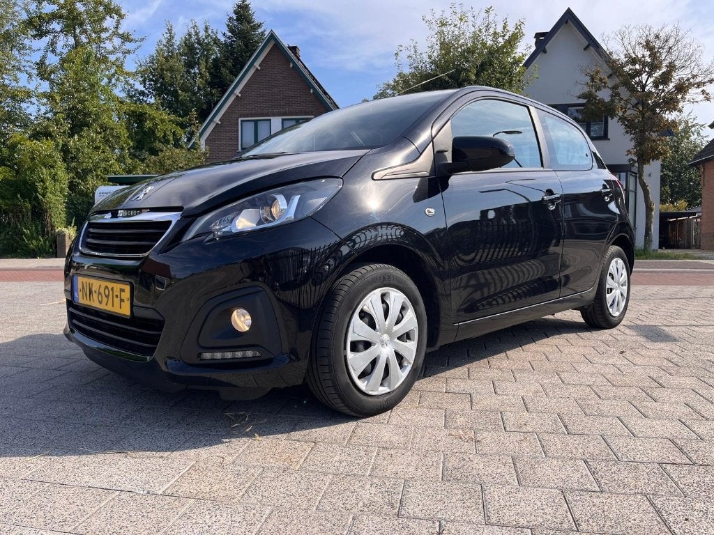 Peugeot 108 1.0 12V E-vti 51KW 5DR 2017 Zwart, Auto's, Peugeot, Voorwielaandrijving, Stof, Zwart, 4 stoelen