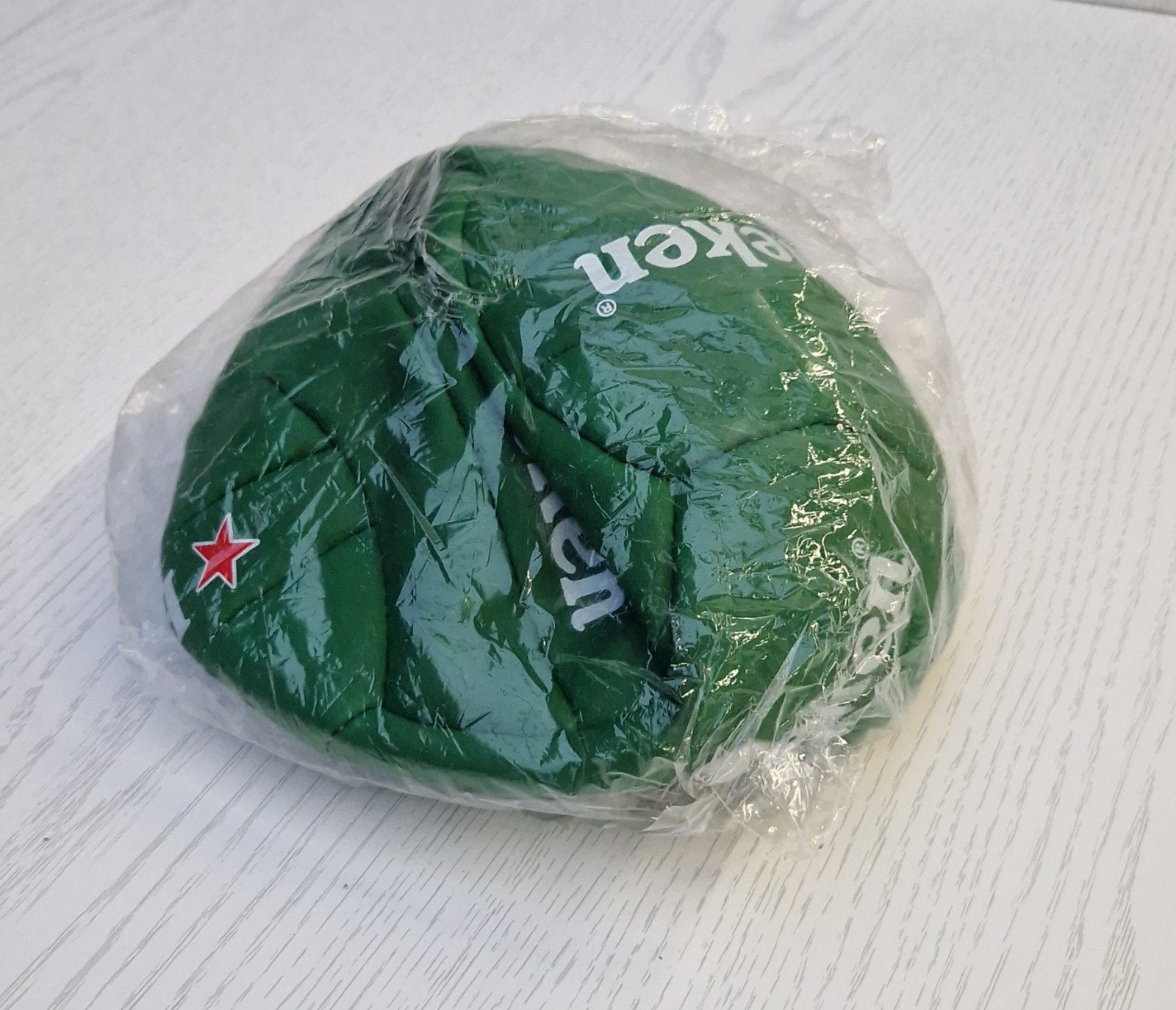 Heineken Opblaasbare Voetbal - Nieuw in Verpakking, Verzamelen, Biermerken, Ophalen of Verzenden, Nieuw