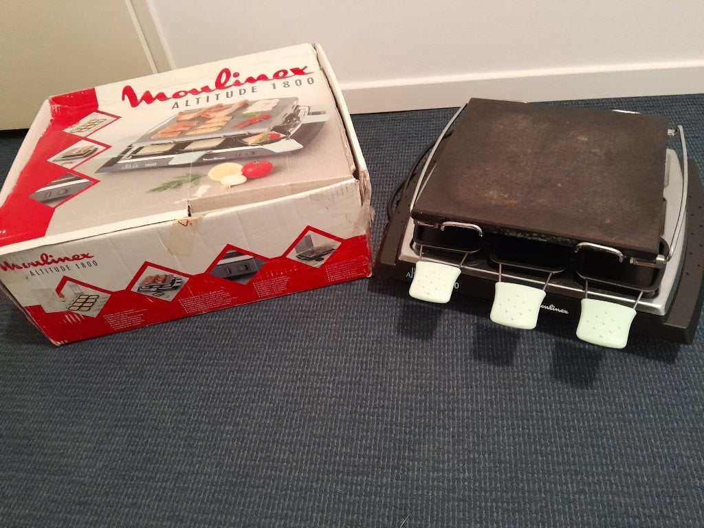 Raclette grill van Moulinex met 8 ongebruikte pannetjes., Ophalen, Zo goed als nieuw, 8 personen of meer