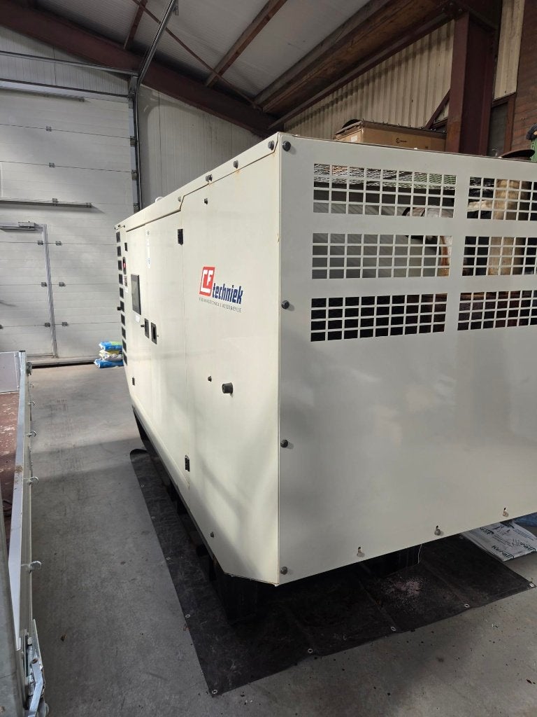 Generator 220kva noodstroom aggregaat, Ophalen of Verzenden, Zo goed als nieuw, 30 kVA of meer, Elektrisch startend
