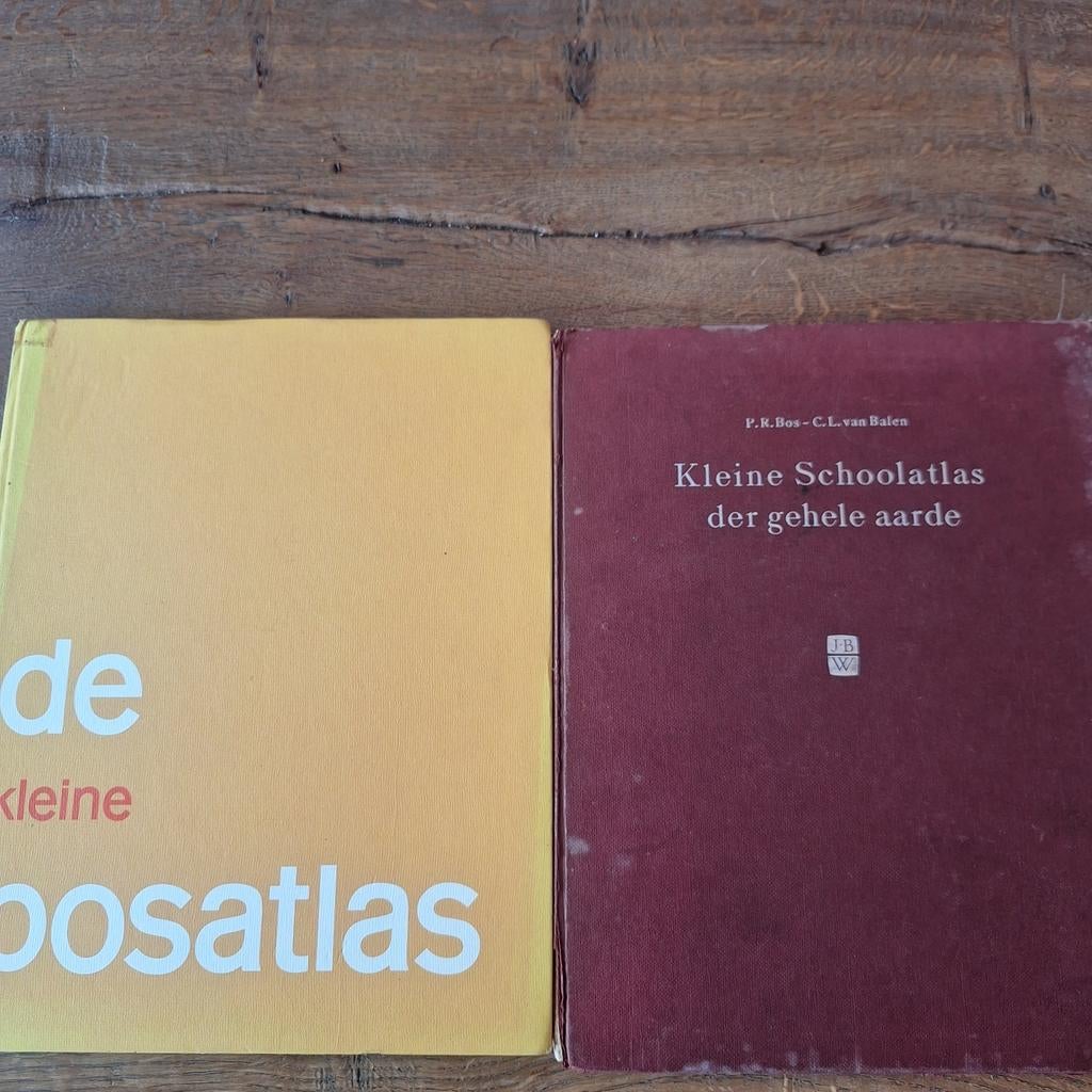 De kleine bosatlas/kleine schoolatlas der gehele aarde, Boeken, Atlassen en Landkaarten, Ophalen of Verzenden