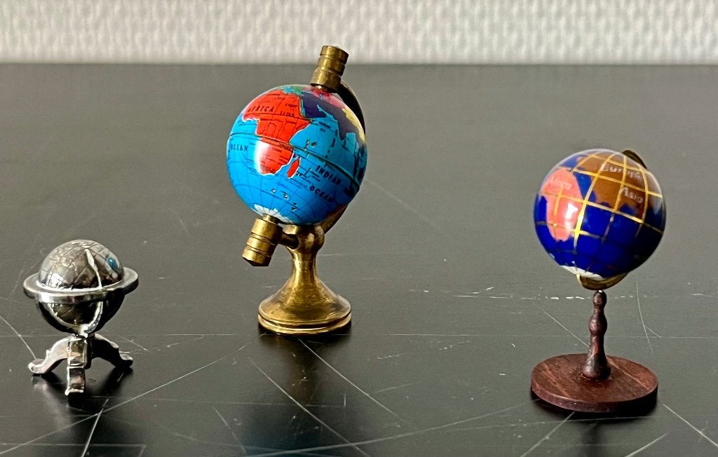 mini (poppenhuis) globes, 3 stuks., Ophalen of Verzenden