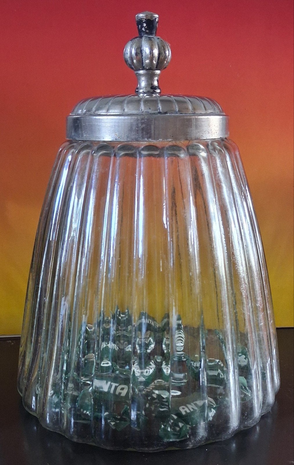 Snoeppot. Glazen pot, metalen deksel.  21 cm., Antiek en Kunst, Ophalen