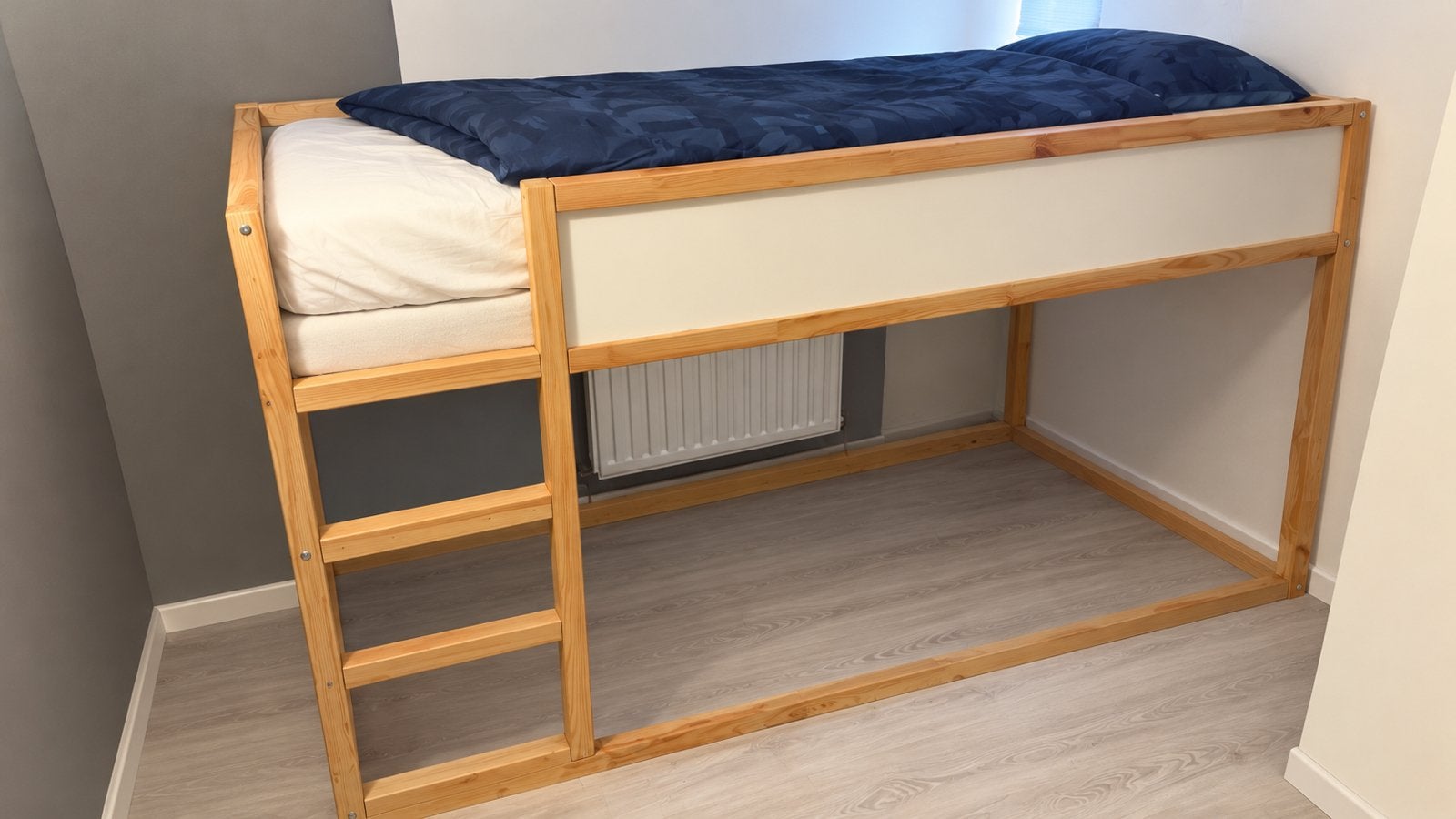 IKEA bed. Hoogslaper/laagslaper, Ophalen of Verzenden, Zo goed als nieuw, Hoogslaper