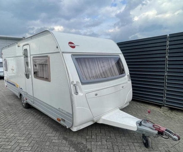 Bürstner Ventana 500TS, Vast bed, Rondzit, 7 tot 8 meter, Particulier