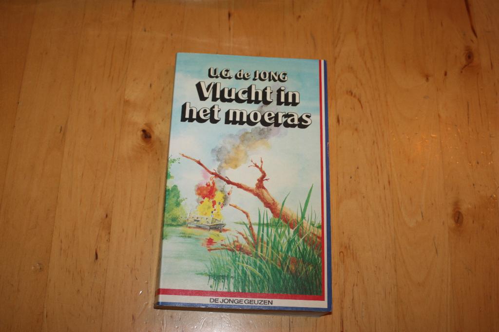 Vlucht in het moeras, U.G. de Jong, jeugdboek WOII, Boeken, Ophalen of Verzenden, Gelezen, U.G. de Jong, Fictie