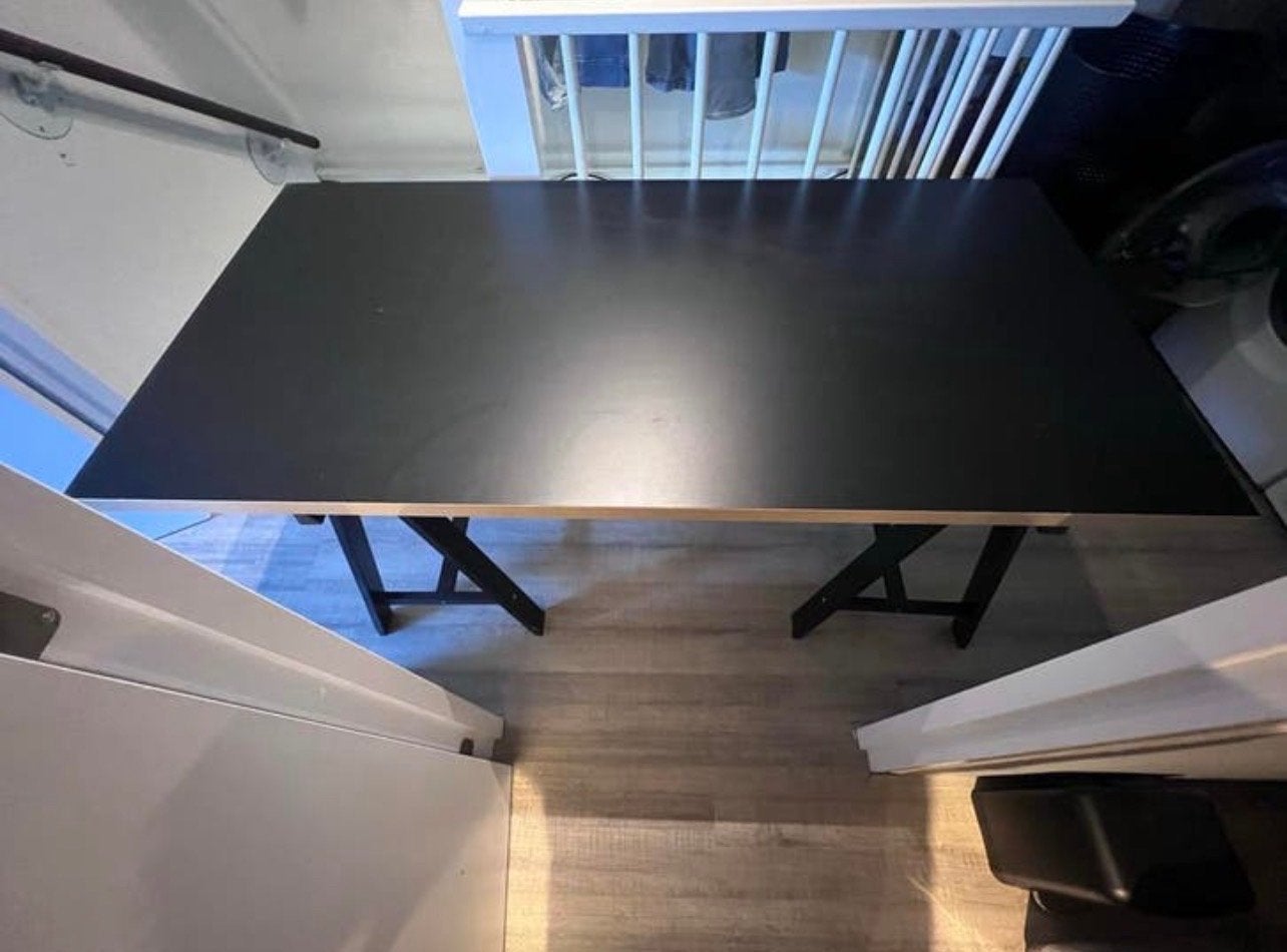 Ruime en stevige bureautafel (150x75x70 cm), Ophalen, Gebruikt