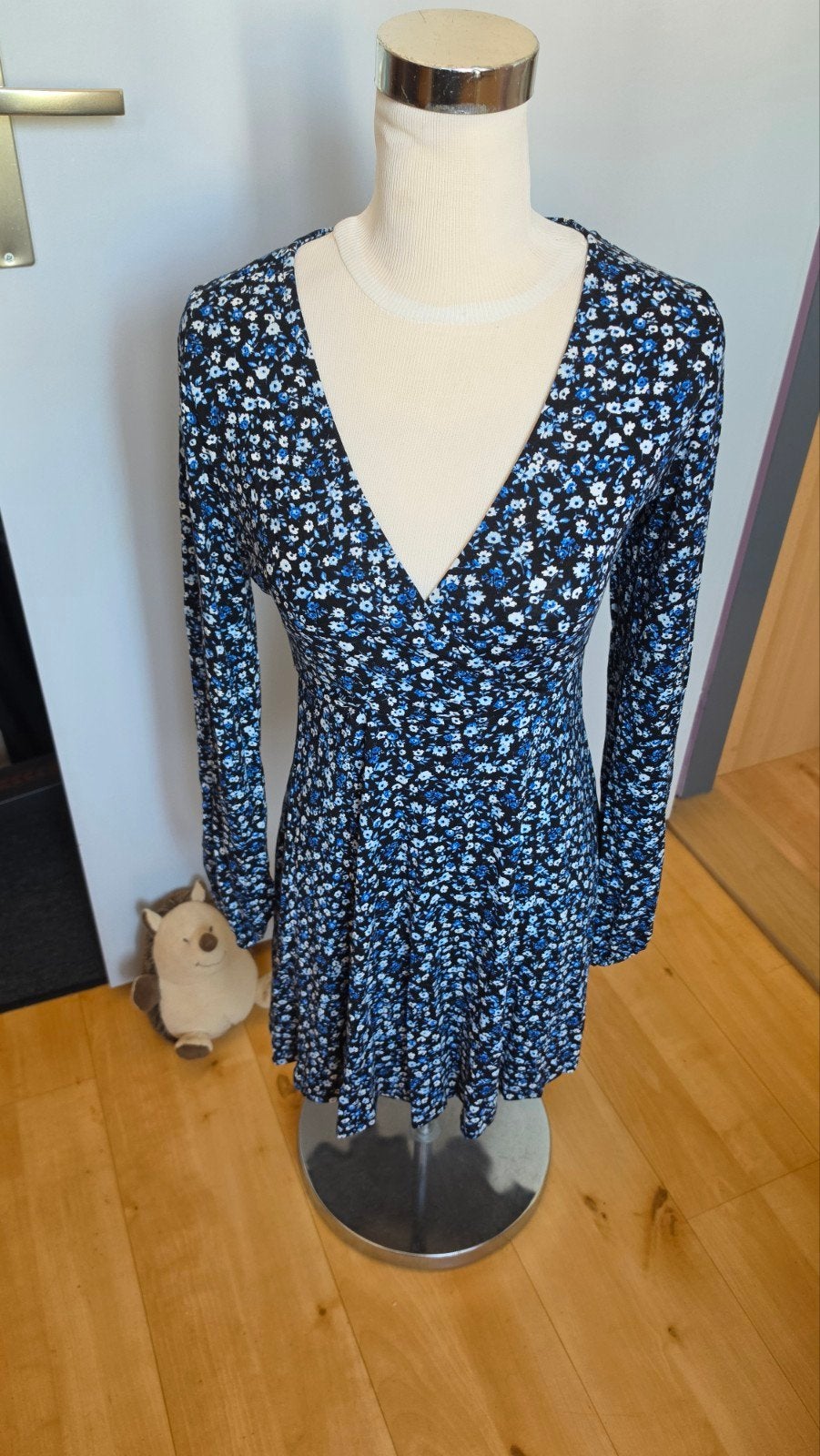 Stradivarius Jurk met Bloemenprint - Nieuw met kaartje, Blauw, Nieuw, Ophalen of Verzenden, Maat 36 (S)