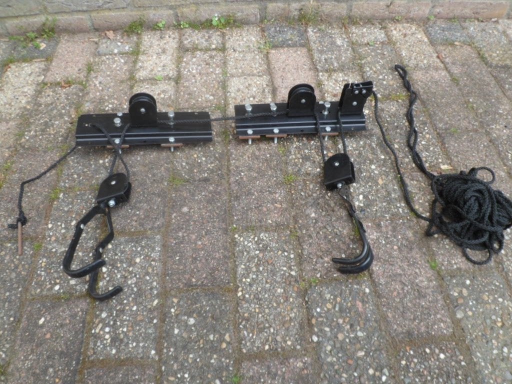 Ruimtebesparende fietslift, plafondmontage, Ophalen, Gebruikt