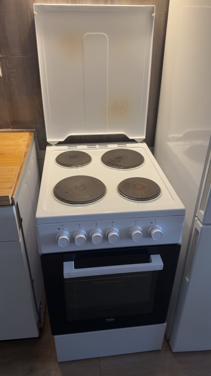 Beko Elektrisch Fornuis met Oven - Wit, 4 Kookzones, Witgoed en Apparatuur, Ophalen, Gebruikt, 60 cm of meer, 4 kookzones