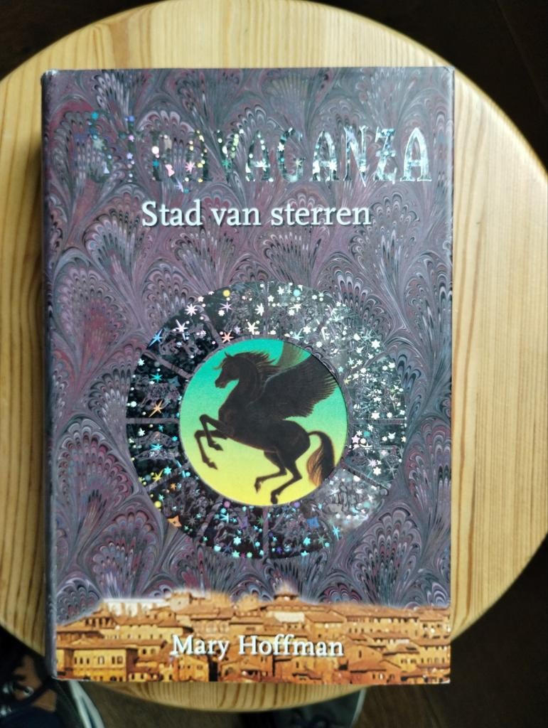 Stravaganza: Stad van sterren - Mary Hoffman, Ophalen of Verzenden, Gelezen
