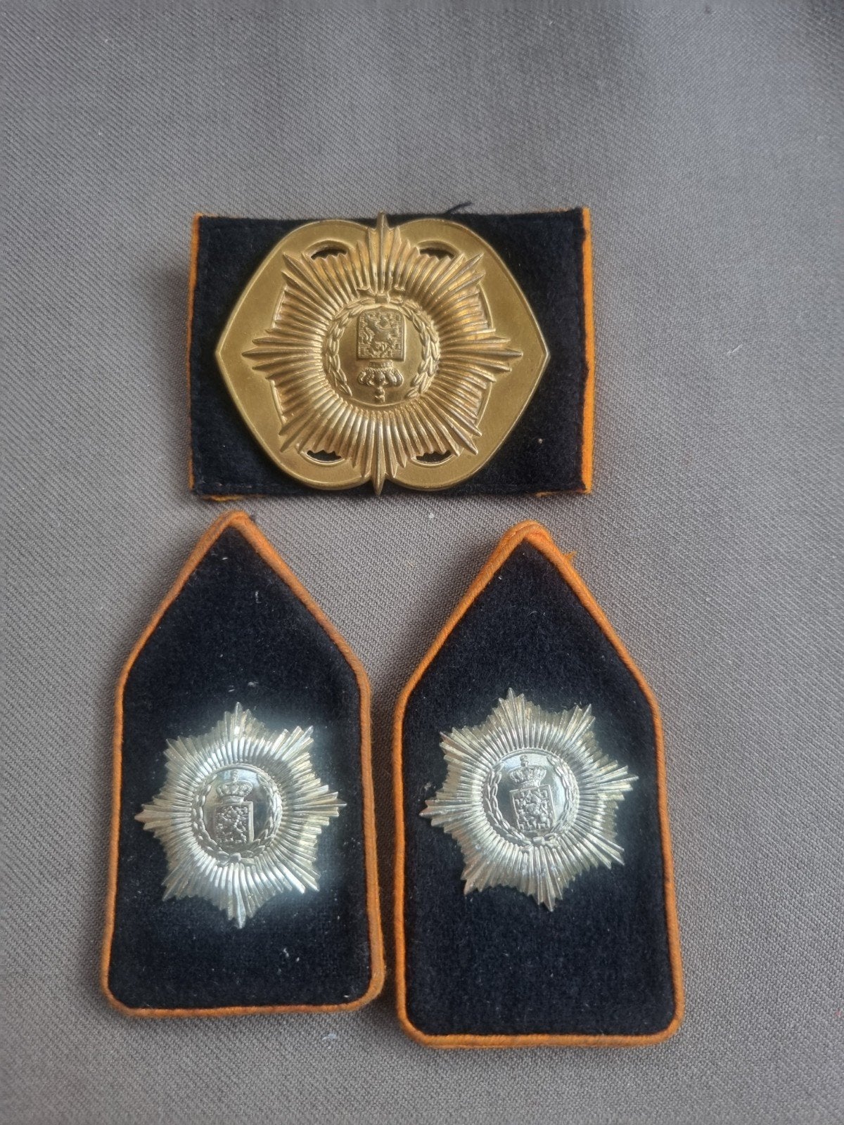 setje Regiment van Heutsz (oogjes), Verzamelen, Ophalen of Verzenden, Landmacht, Nederland, Embleem of Badge