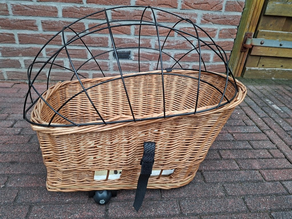 Rieten hondenfietsmand met traliewerk, Fietsen en Brommers, Fietsaccessoires | Fietsmanden, Ophalen, Zo goed als nieuw, Fietsmand