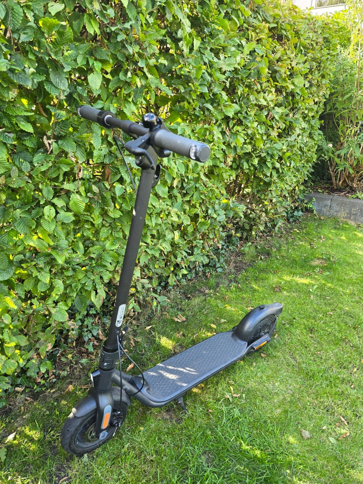 Ninebot Kickscooter F2- Elektrische step, Ophalen, Zo goed als nieuw, Elektrische step (E-scooter), Ninebot