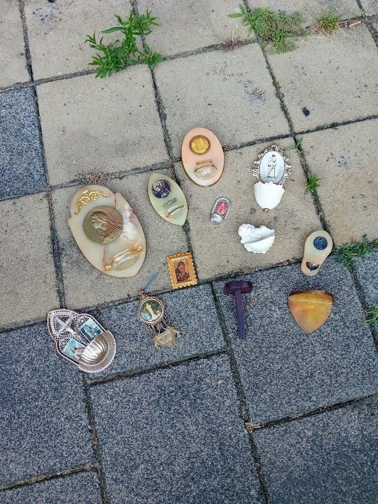 Verschillende Wijwater Bakjes, Antiek en Kunst, Ophalen