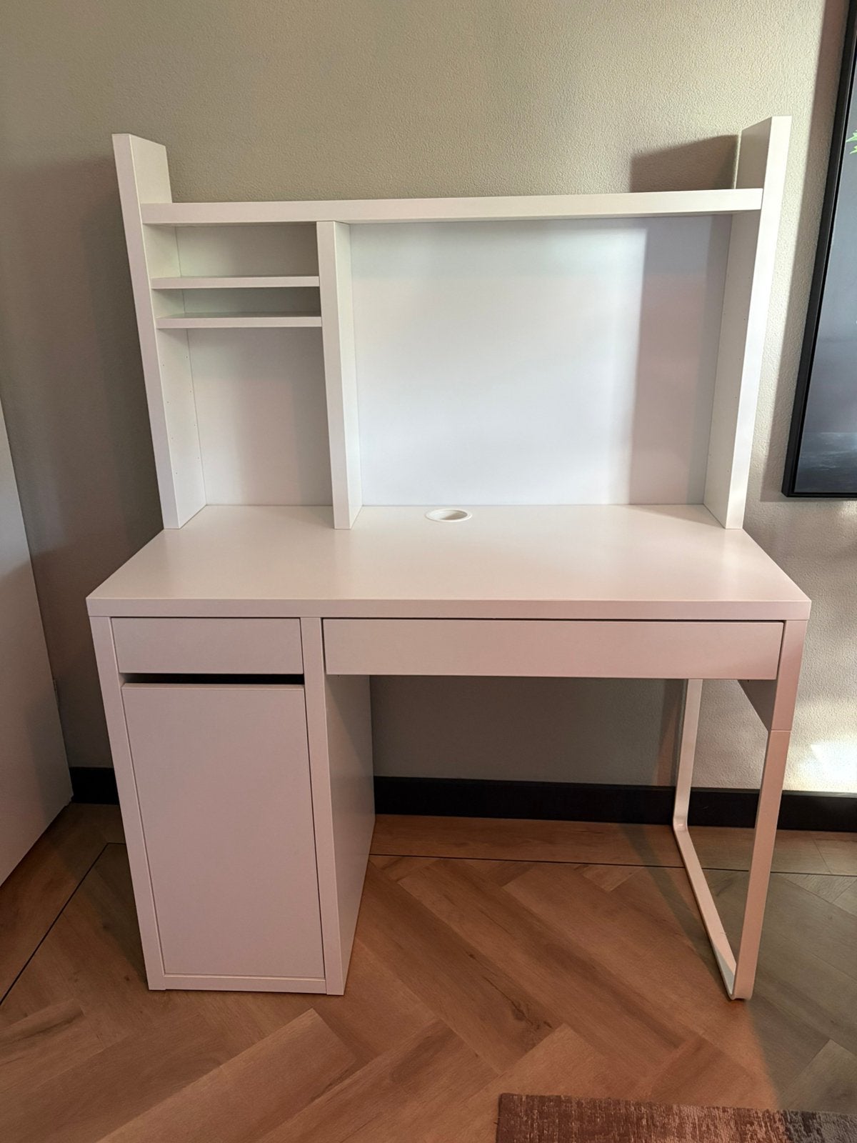 ZGAN bureau Micke IKEA, Huis en Inrichting, Ophalen, Zo goed als nieuw