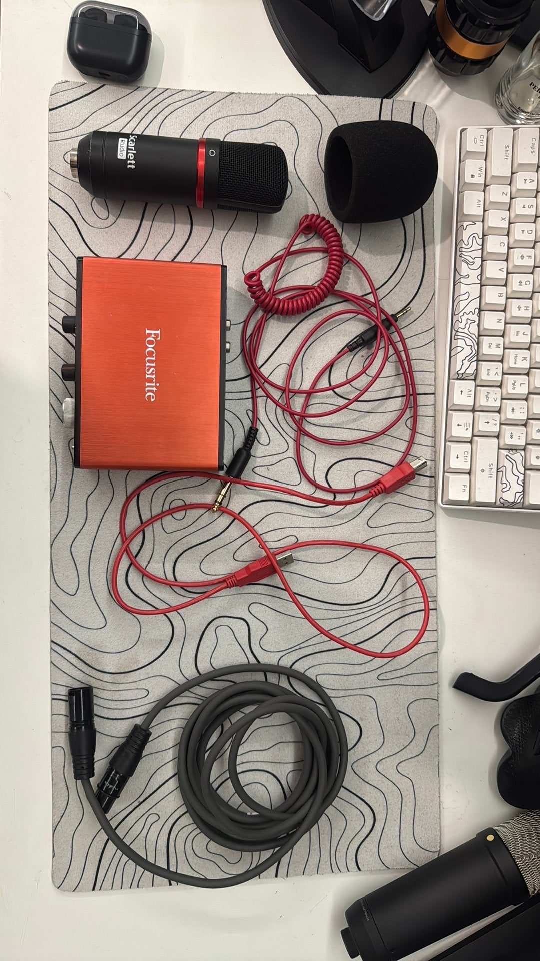 Audio interface + microfoon + alle kabels ervoor inbegrepen, Ophalen, Nieuw, Studiomicrofoon