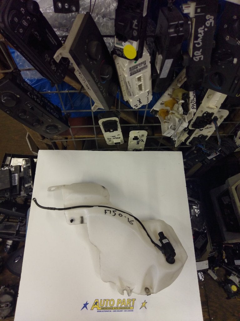 Ford F150 ruitensproeierreservoir 2015-2017, Gebruikt, Ford motor company, P.O. Box 6248, Dearborn, MI 48126, Ophalen of Verzenden