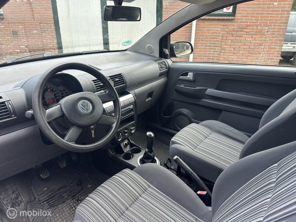 Volkswagen Fox 1.2 Trendline Nieuwe APK Elektrische ramen✅, Auto's, Voorwielaandrijving, Stof, Met garantie (alle), 4 stoelen