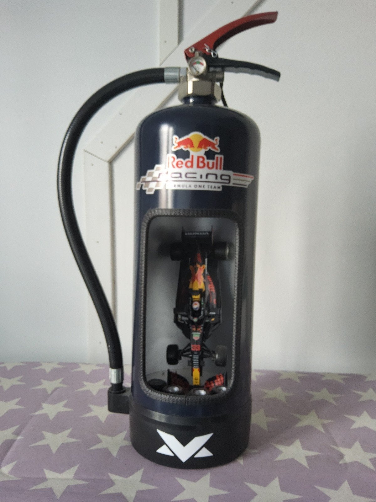 Brandblusser mancave met Red Bull Racing F1 en verlichting, Ophalen